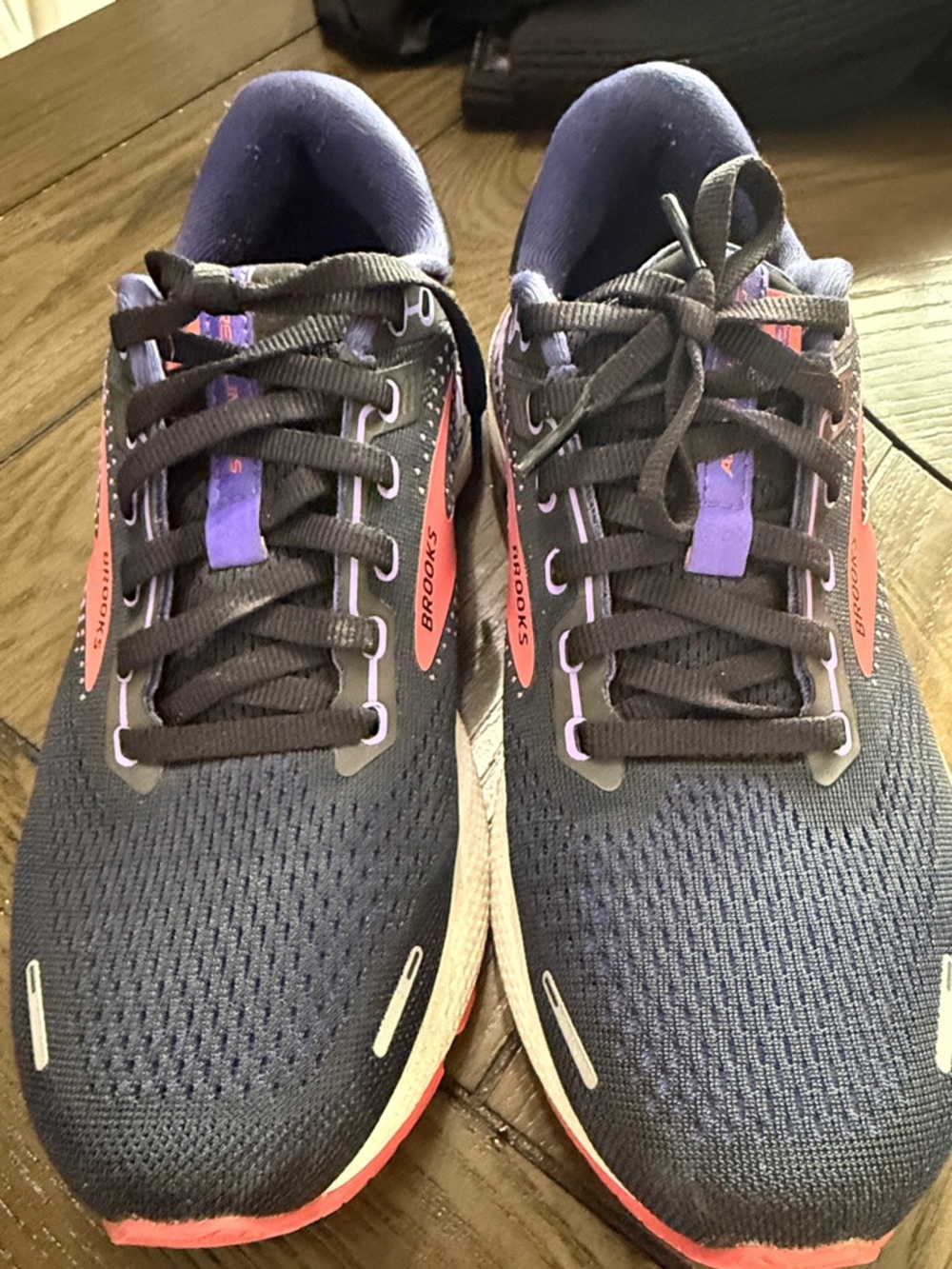 Brooks Adrenaline GTS 22 Running Shoes Black with Coral and Purple Accents! 8.5